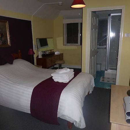 Kings Arms Hotel Пенрин Экстерьер фото